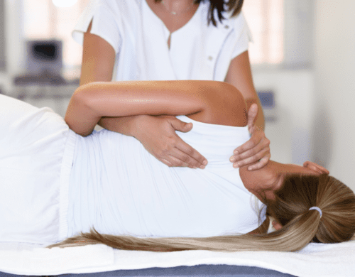 Chiropractor vs Osteopath: Which is Right for You?